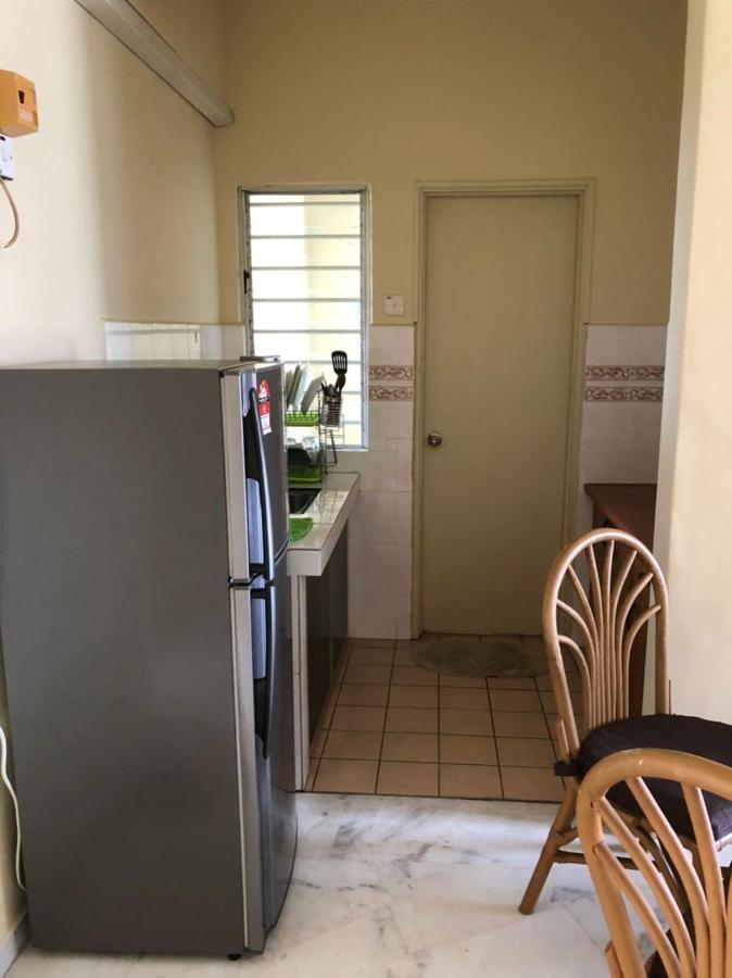 Rumah percutian 99 Glory - Seaview, Poolview, Beachfront,wifi *