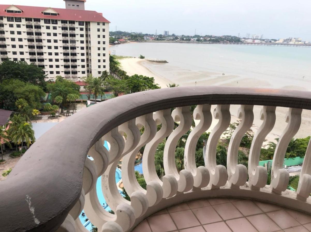 Rumah percutian 99 Glory - Seaview, Poolview, Beachfront,wifi Seremban