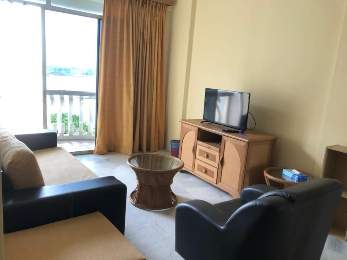 Rumah percutian 99 Glory - Seaview, Poolview, Beachfront,wifi Seremban