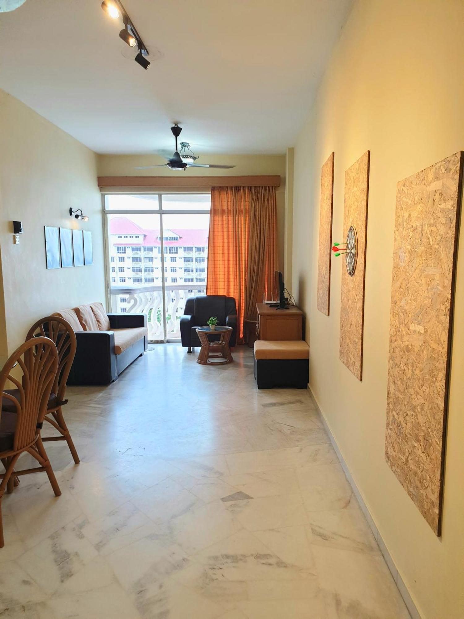 99 Glory - Seaview, Poolview, Beachfront,wifi * Seremban