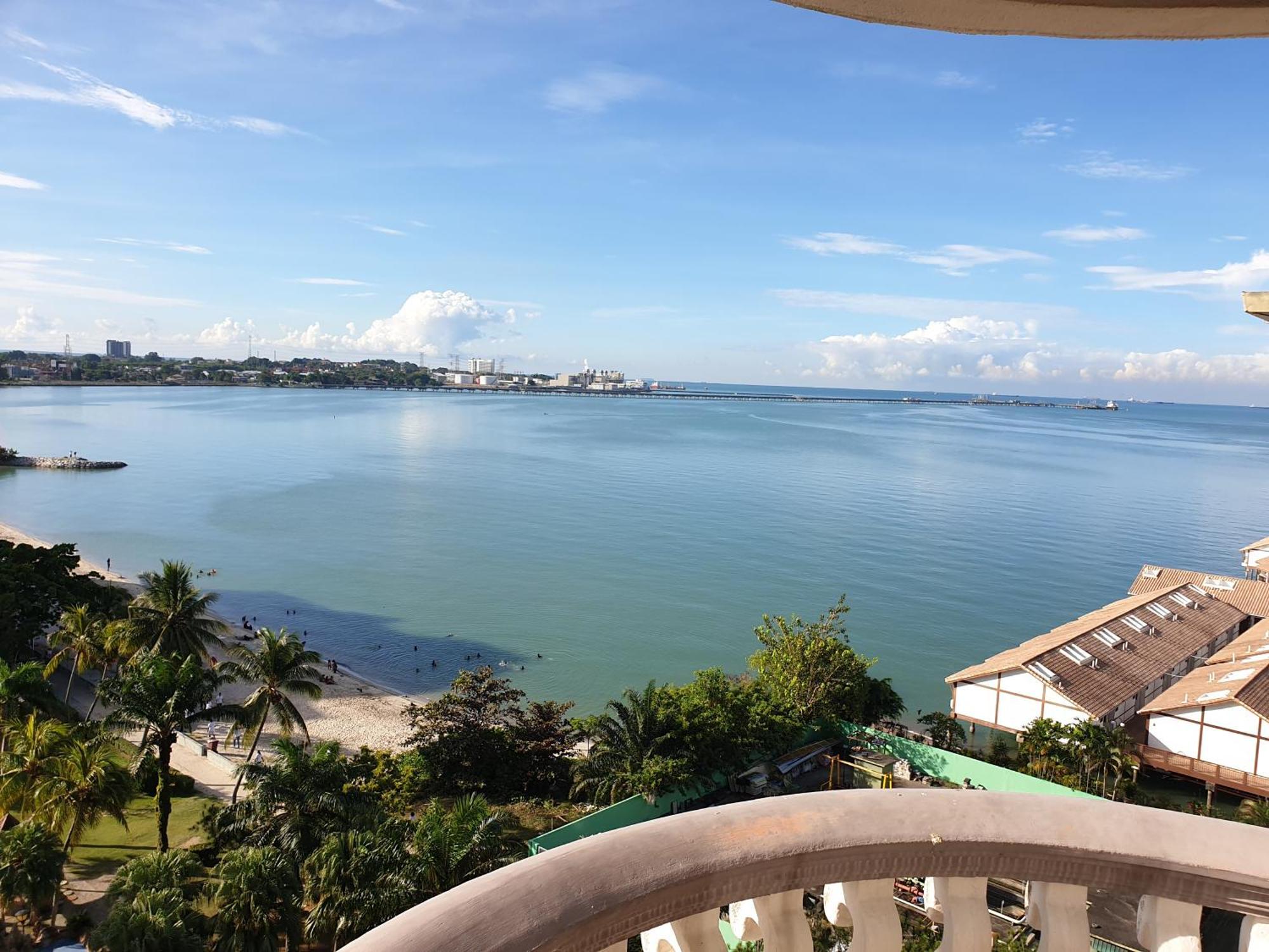 99 Glory - Seaview, Poolview, Beachfront,wifi Rumah percutian Seremban