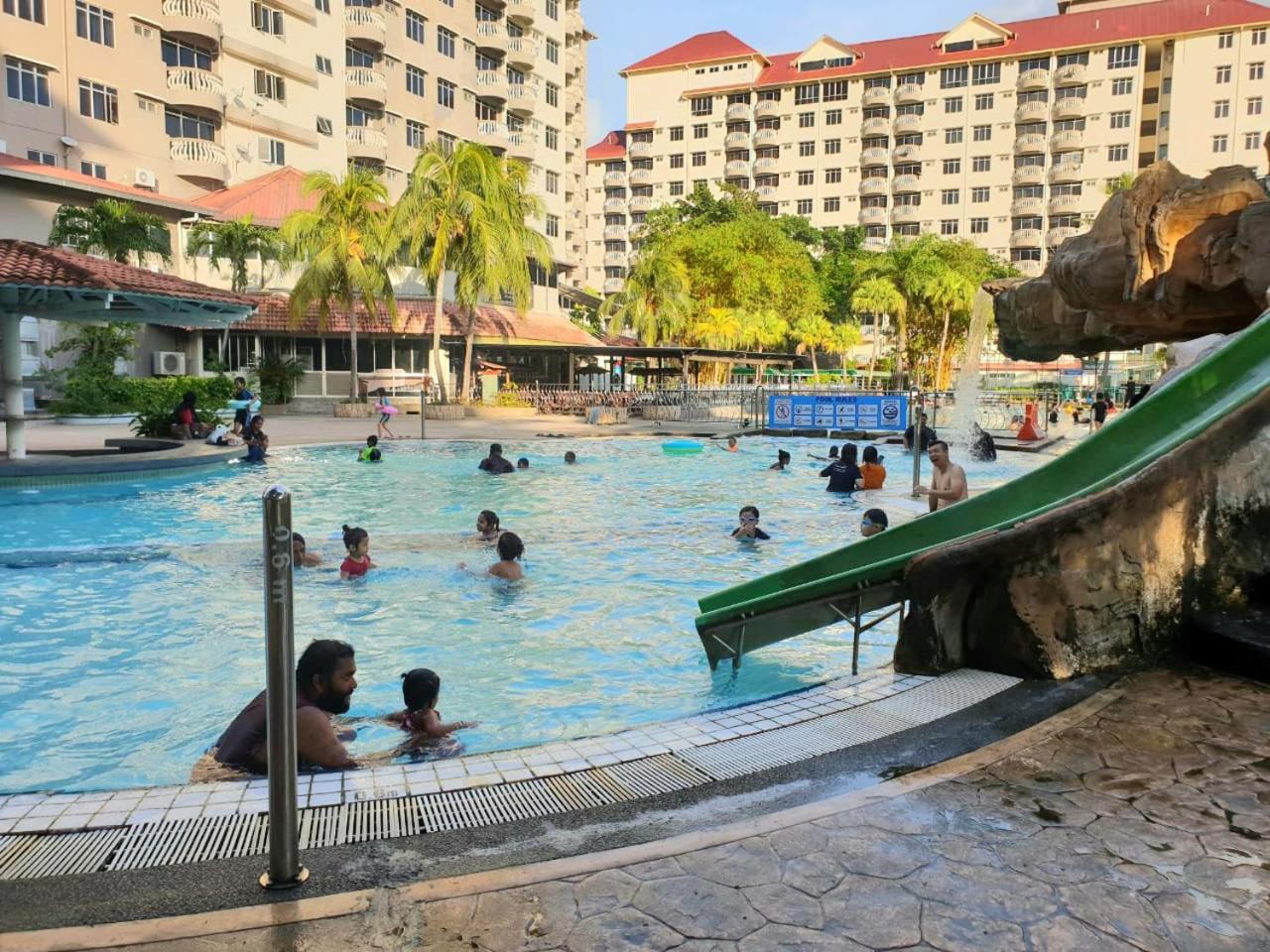 99 Glory - Seaview, Poolview, Beachfront,wifi