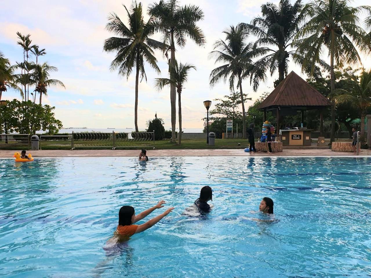 99 Glory - Seaview, Poolview, Beachfront,wifi Rumah percutian